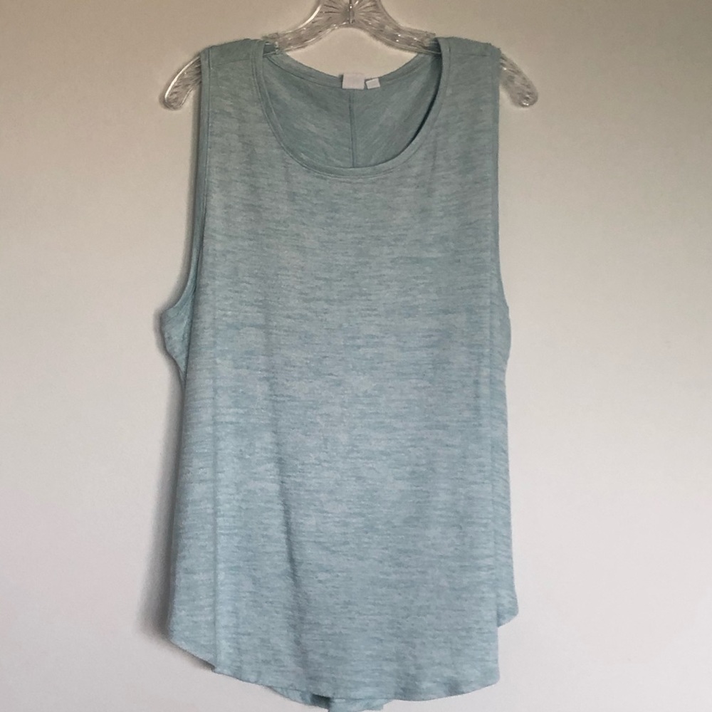 Gap soft spun sleeveless top with twist back